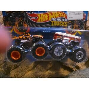 Hot Wheels 1:64 Demo Doubles Monster Trucks Tiger Shark vs 5 Alarm